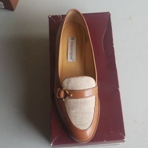 Women's shoes